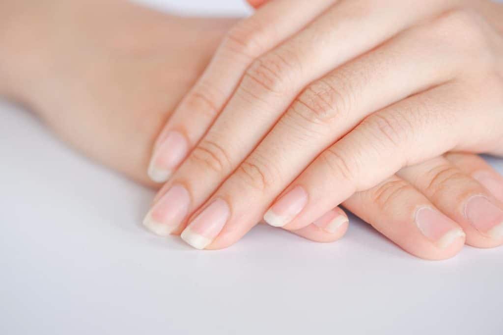 ongle blanc maladie du foie​